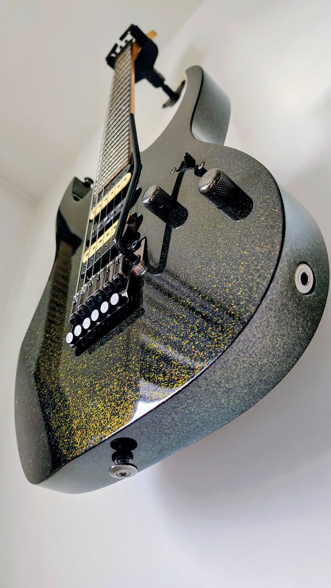Rabih_Guitars's tweet photo. She is Sparkly ✨.. Ibanez prestige 1570 with Dimarzio evo pickups. #dimarzio #ibanezprestige #ibanezguitars #ibanezrg #guitar #superstrat #guitarmania #sparklefinish #metalguitar https://t.co/iRYgLvaNCE