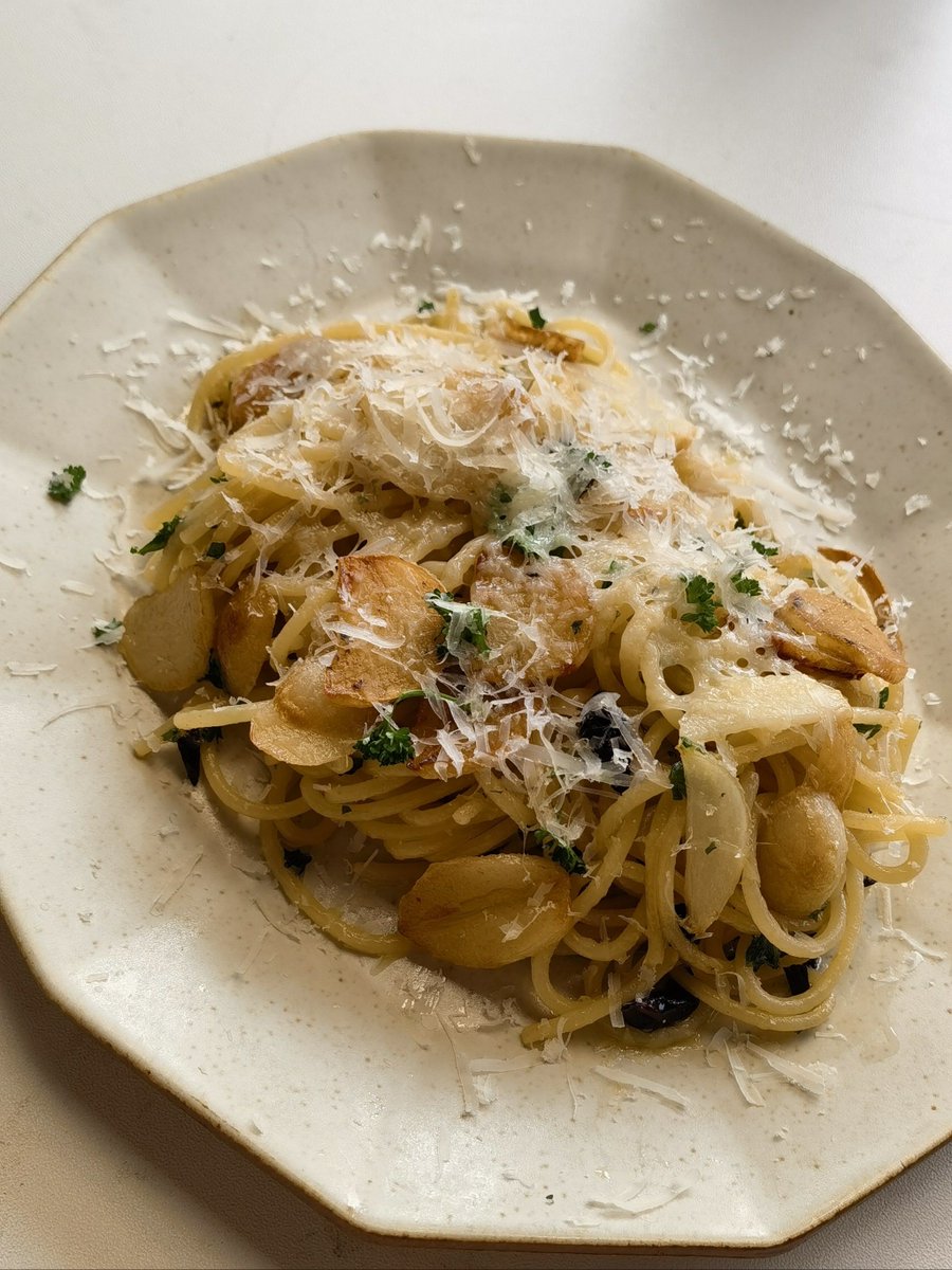 picanco_'s tweet photo. Just whipped up creamy garlic parmesan pasta in 15 mins! No fancy ingredients, just a cozy weekday win. ， https://t.co/B8pmsQkR67
