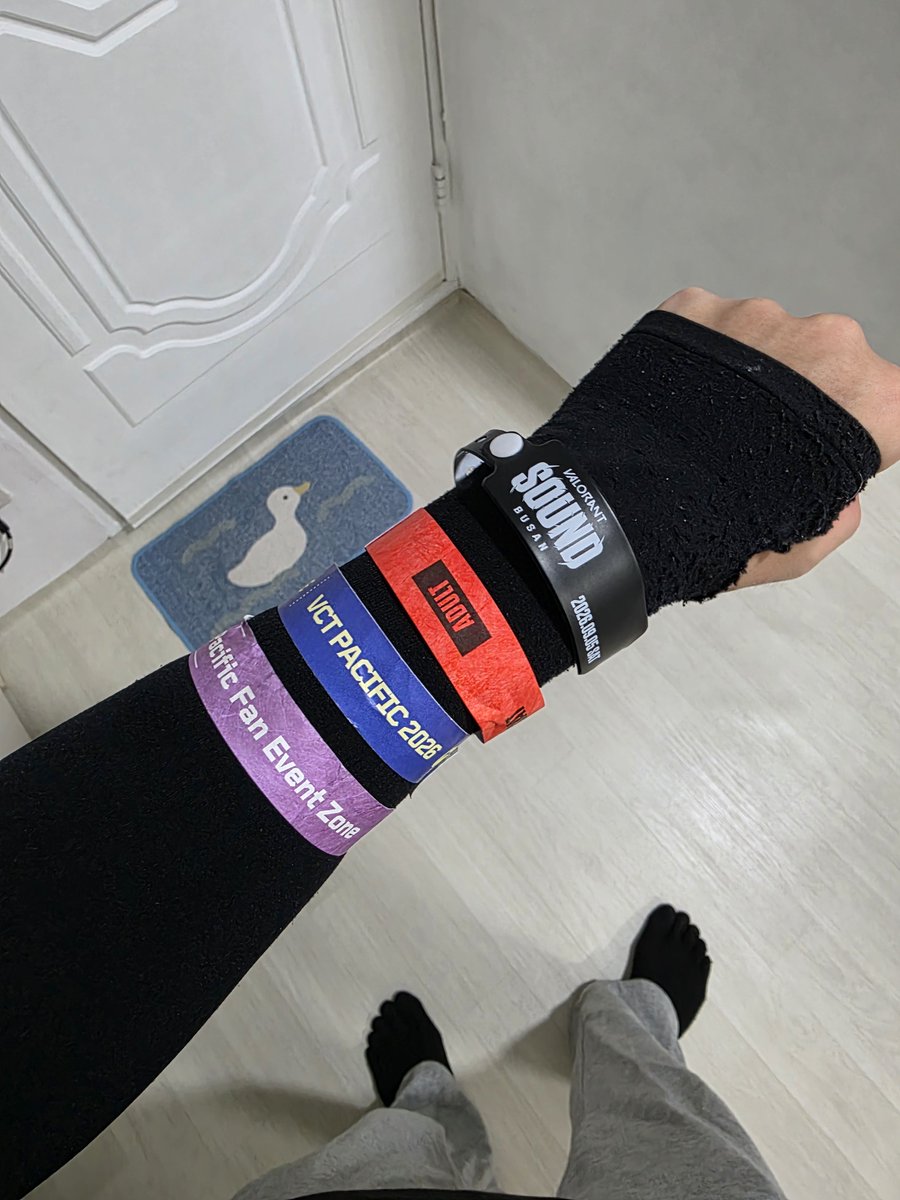 H_luci_07's tweet photo. #KVCT #KOREA_VALORANT_COSPLAY_TEAM #발로란트사운드 #VALORANT_SOUND #퇴근
발로란트 사운드 이만 퇴근합니다.
행사 오신 분들 다들 고생 많으셨어요. https://t.co/vTvgw4bLma