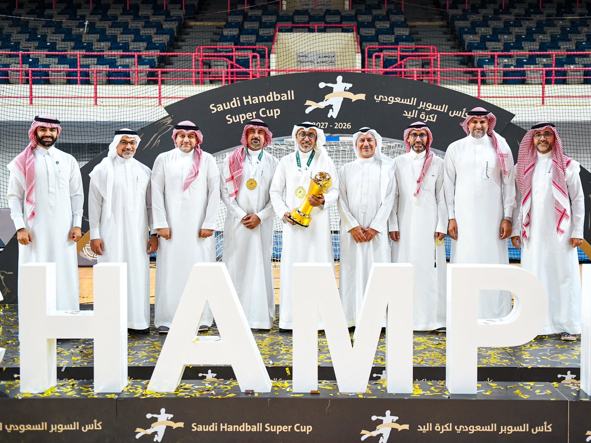 Hisham75541721's tweet photo. الحمد لله على التوفيق وتحقيق كأس السوبر، بداية نعتز بها لموسم نطمح فيه إلى المزيد..

شكرًا للاعبين الابطال والجهازين الفني والإداري على ما قدموه.. ولإدارة النادي والداعمين ولكل من يعمل خلف هذا الفريق.. 

وشكر خاص لجماهير الخليج الدافع الأول لكل إنجاز..

طموح الخليج لا يتوقف 💚💛 https://t.co/b16KTNmUsw