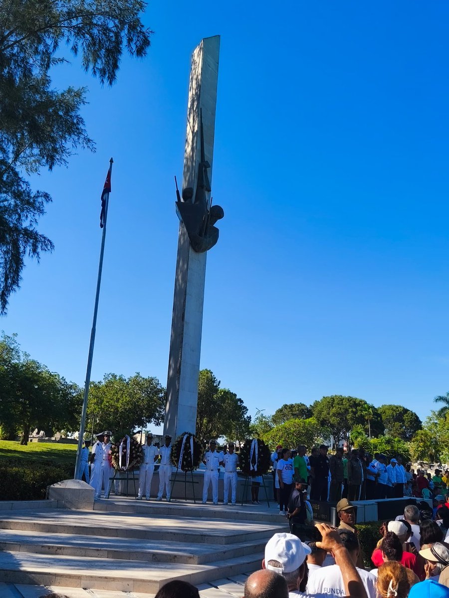 EtecsaCfgos's tweet photo. Honor a quien honor merece 🇨🇺
@EtecsaCfgos en el monumento a los mártires del #5DeSeptimbre.
Hoy se recuerda.
Hoy #100fuegosVibra. https://t.co/HSI7Uw7tox