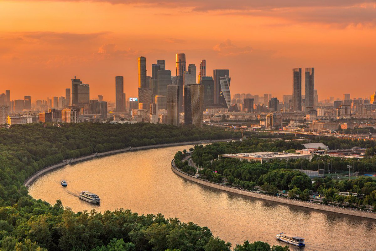 RussianEmbassy's tweet photo. ❤️ Today Moscow celebrates its birthday — a city where centuries of history meet the energy of modern life.

Russia’s capital is a place that never stops moving, yet never loses its sense of character.

Happy Birthday, dear Moscow!

https://t.co/p5azppmcU9 https://t.co/LXzN4hXLrU