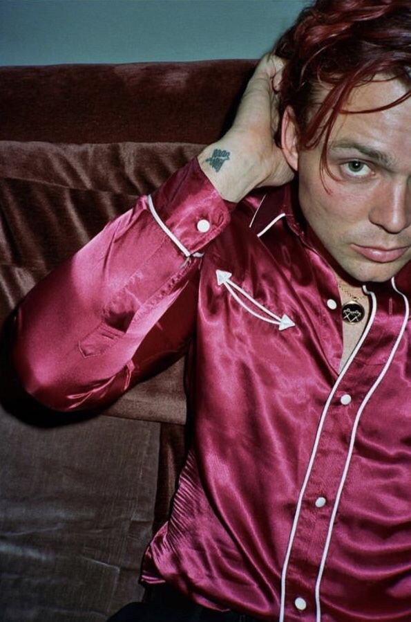 DailyBicep_AFI's tweet photo. Ashton with RED. https://t.co/2z7W2pUrMB