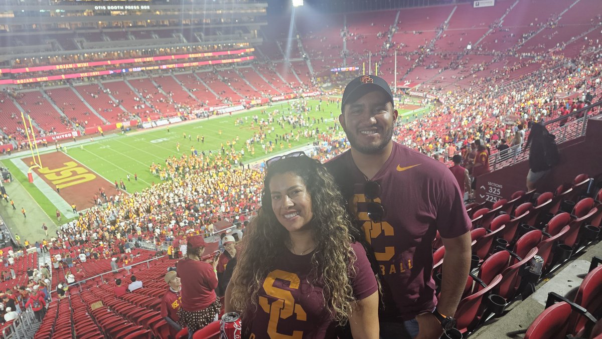 AlanMv23's tweet photo. USC vs Fresno state https://t.co/d4PuAu6uhi