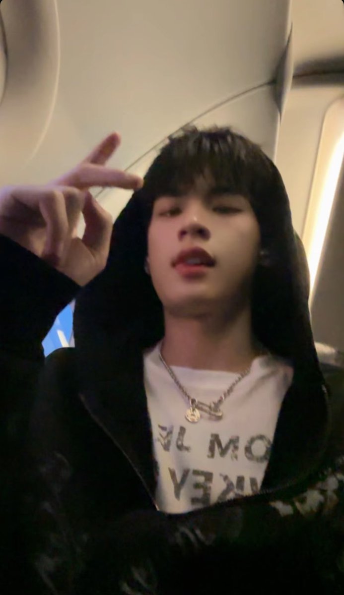 hyuinlvr tweet picture