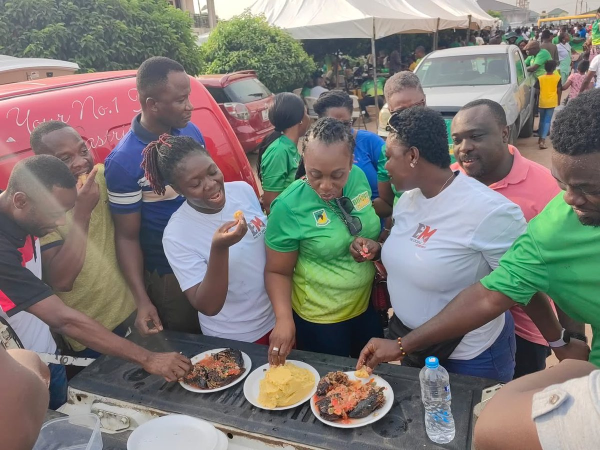 bhobu_official's tweet photo. Everything is possible at #BHOBUGames. No Food Is Leaving the Hall!!!! https://t.co/SW7VGWNUXr