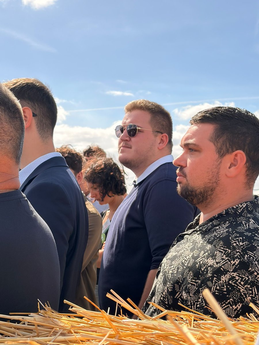Mathias_Hrlv's tweet photo. Festival de la terre de Flamanville 🇲🇫

Présent aujourd’hui au Festival de la Terre de Flamanville, aux côtés de nos députés @PatriceMartinRN et @LeBourgeois7610 , de notre candidat Léon Levasseur et de militants du RN et de l’UDR.

Un très bel événement ! https://t.co/kZw3yo7iva
