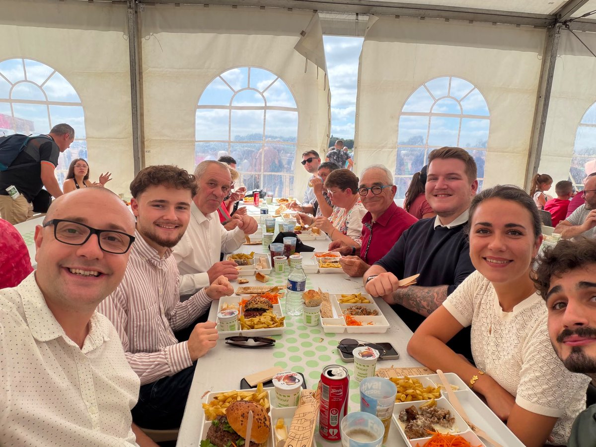 Mathias_Hrlv's tweet photo. Festival de la terre de Flamanville 🇲🇫

Présent aujourd’hui au Festival de la Terre de Flamanville, aux côtés de nos députés @PatriceMartinRN et @LeBourgeois7610 , de notre candidat Léon Levasseur et de militants du RN et de l’UDR.

Un très bel événement ! https://t.co/kZw3yo7iva