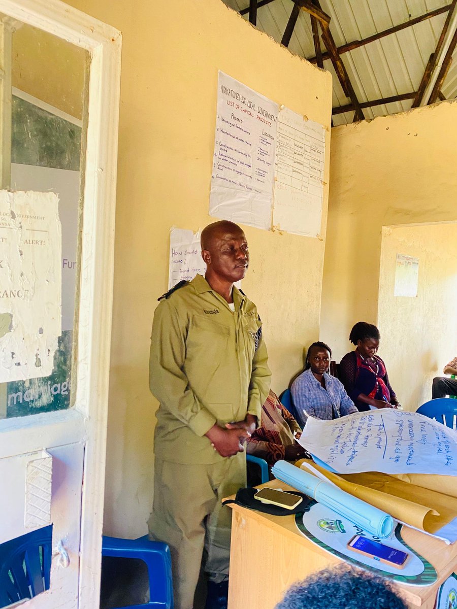 GreenHomeOrg's tweet photo. At Green Home organization, we would like to thank our great community leaders and facilitators from both katwe-kabatoro town council and Nyakatonzi sub county in kasese district for their continued support during our Girl child reunion day outreach. Together we can make a change https://t.co/vfnfAHLEHS