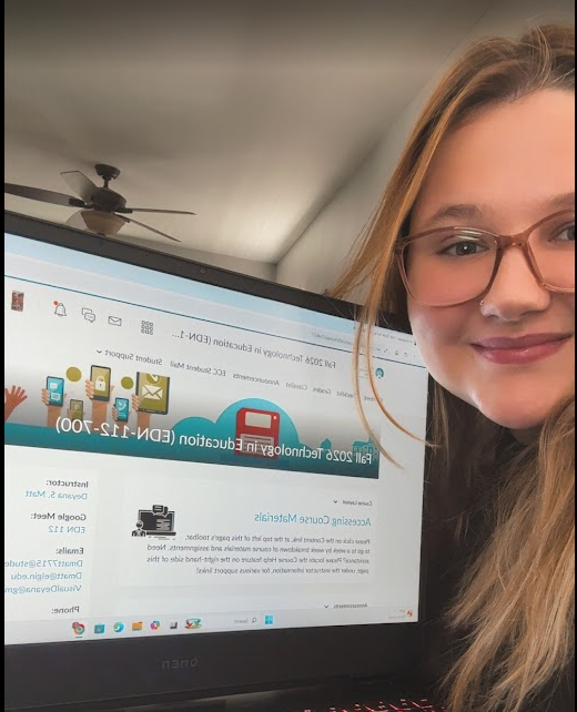 RhythmFrey's tweet photo. Working on my schoolwork and learning some new technology skills along the way! #EdTechECC #selfie https://t.co/OeGR4ql2ia