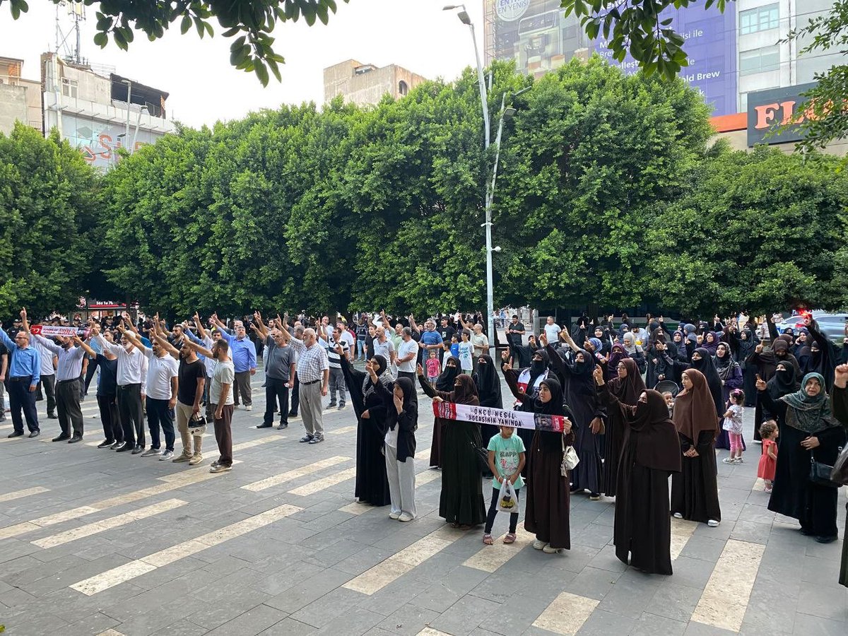 FH_Susmaz's tweet photo. ADANA’DA ÖZGÜRLÜK ve ADALET ÇAĞRILARI YÜKSELİYOR❗

Furkan Hareketi mensupları, Alparslan Kuytul Hoca, Semra Hocahanım ve hukuksuz şekilde tutuklanan Furkan Hareketi mensupları için adalet talebiyle Adana’da basın açıklaması gerçekleştiriyor.