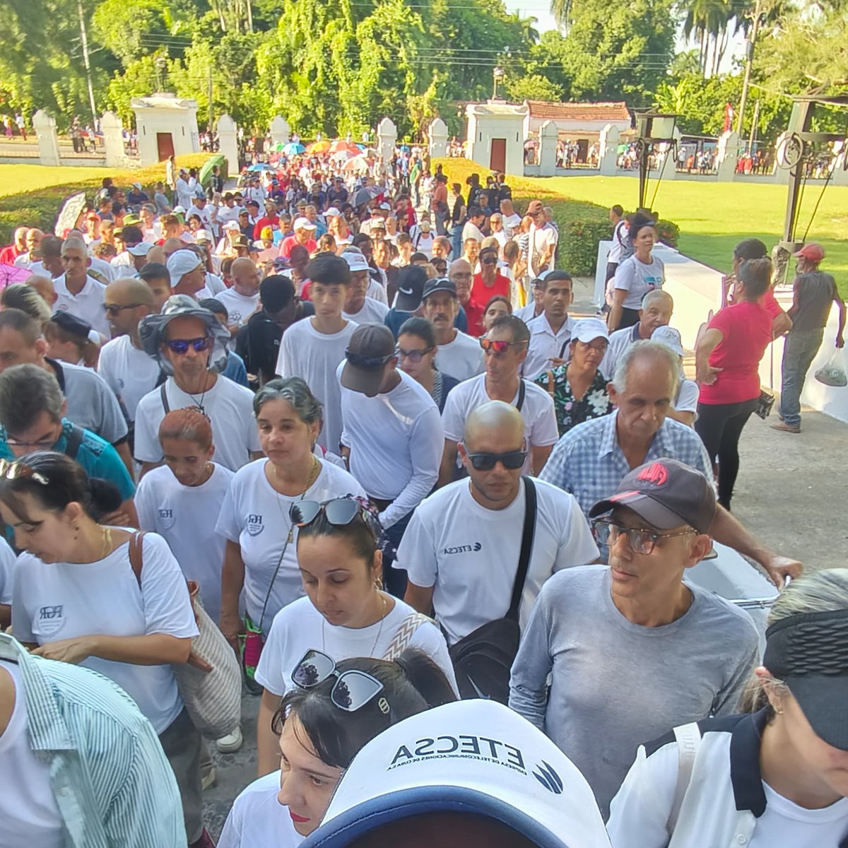 EtecsaCfgos's tweet photo. Honor a quien honor merece 🇨🇺
@EtecsaCfgos en el monumento a los mártires del #5DeSeptimbre.
Hoy se recuerda.
Hoy #100fuegosVibra. https://t.co/HSI7Uw7tox