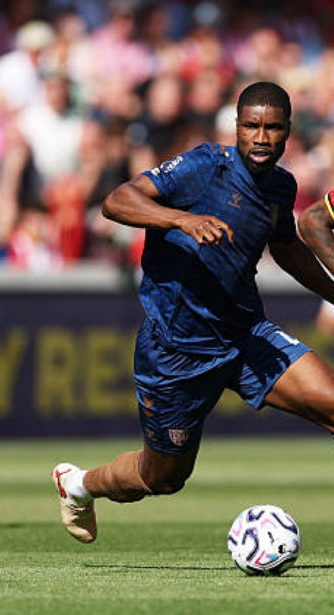 sunderlandafc11's tweet photo. Thoughts on Kevin Danso debut? https://t.co/x38j0MoCYI