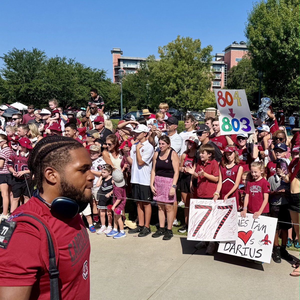 STCVAAthletics's tweet photo. Alumni
Coach Hamill Jones @HamillJones and his family supporting Darius Gray '26 before his debut for South Carolina at 1245 pm today. Go Darius!
#StCVAFB https://t.co/8ULYex6m7s