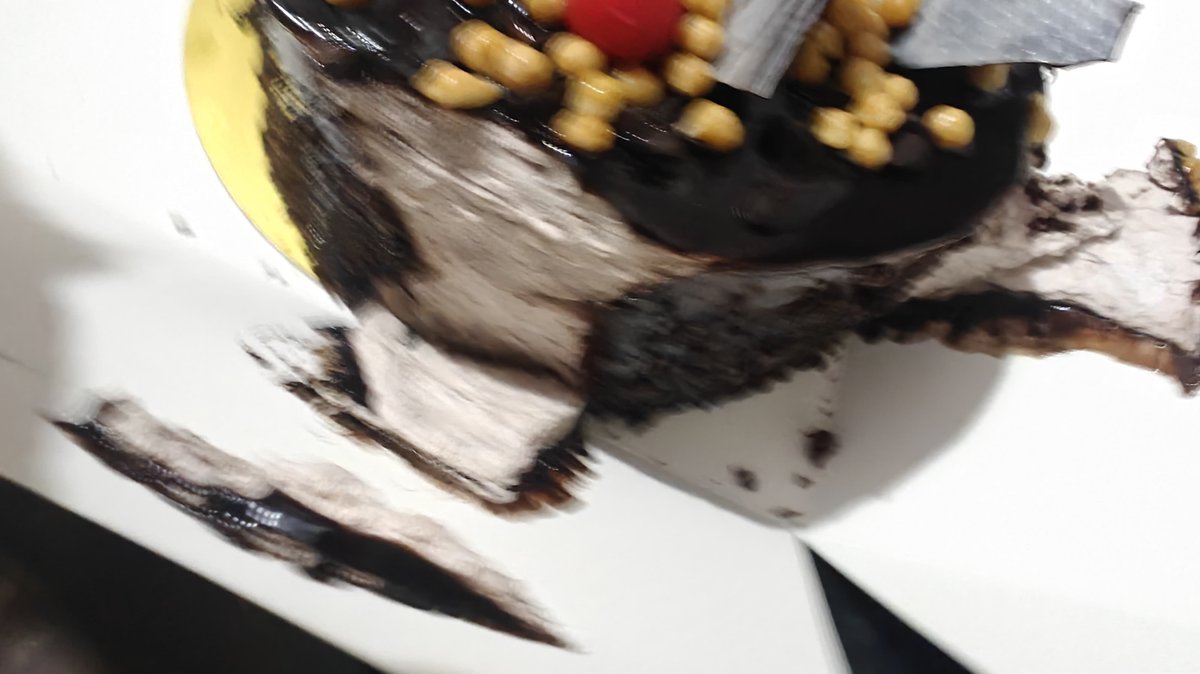 Animinous's tweet photo. @zomato btw here are the photos your app is unable to validate. https://t.co/K7BvCww6Jk