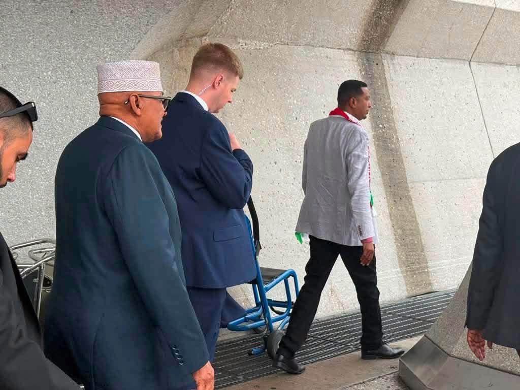 JSLToday's tweet photo. President Trump assigning Secret Service protection to Somaliland President Irro during his US visit is a massive geopolitical signal 🇺🇸

State-level protection is customary for official heads of state - treating Irro as a sovereign leader strongly hints that formal US recognition of #Somaliland is no longer just "on the horizon," but actively moving forward.