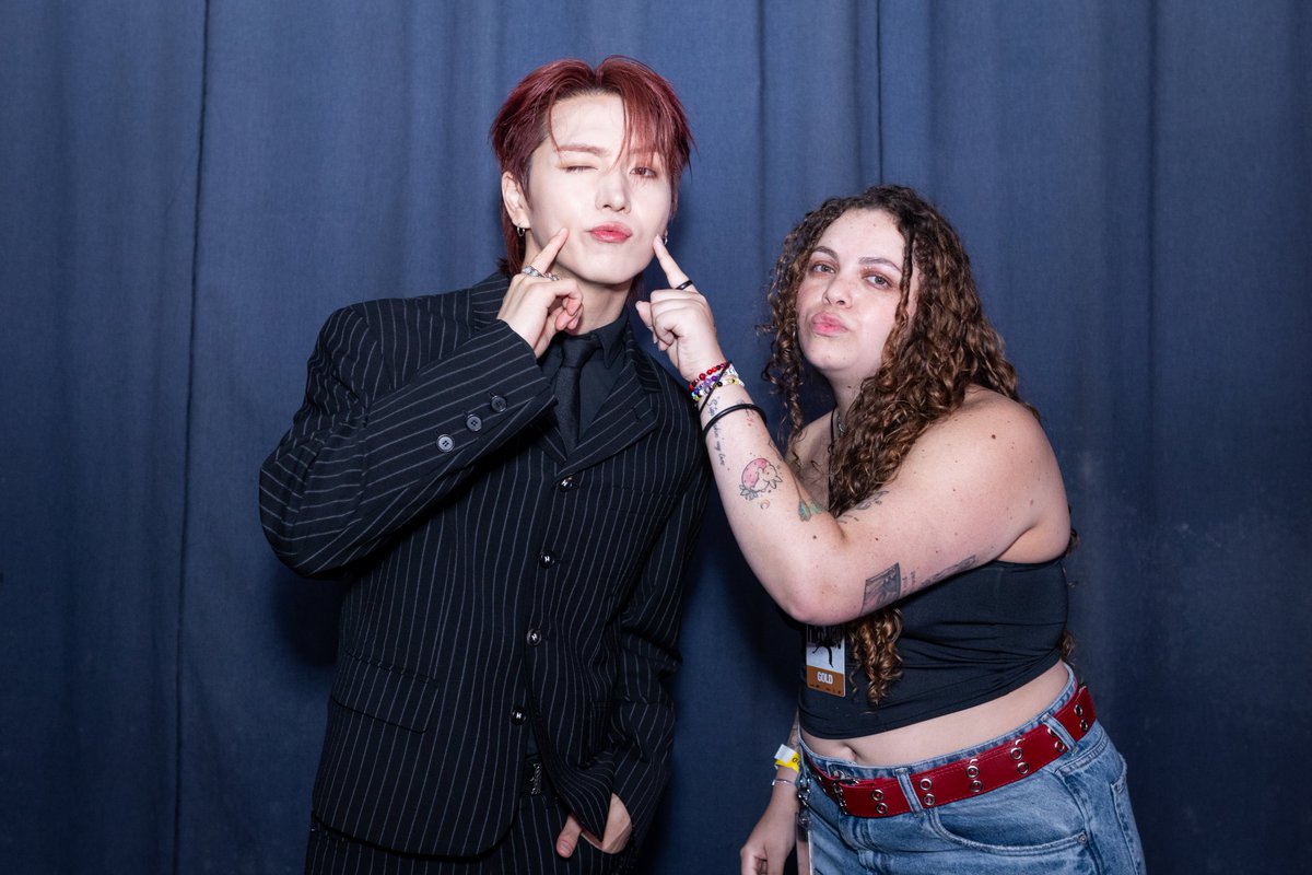 Im_talkingabout's tweet photo. EU TENHO UMA FOTO COM O KINOOOOO 😭😭😭😭😭😭♥️♥️♥️♥️♥️♥️♥️ https://t.co/5mdwMgsaKW