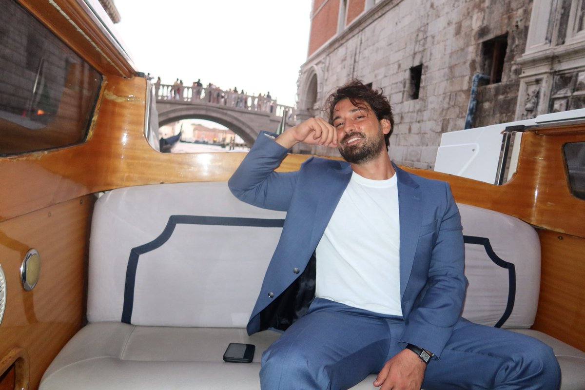 magazin_press's tweet photo. Oyuncu #AlpNavruz, Venedik Film Festivali öncesi şehirden karelerini paylaştı https://t.co/fHN3AImMuv