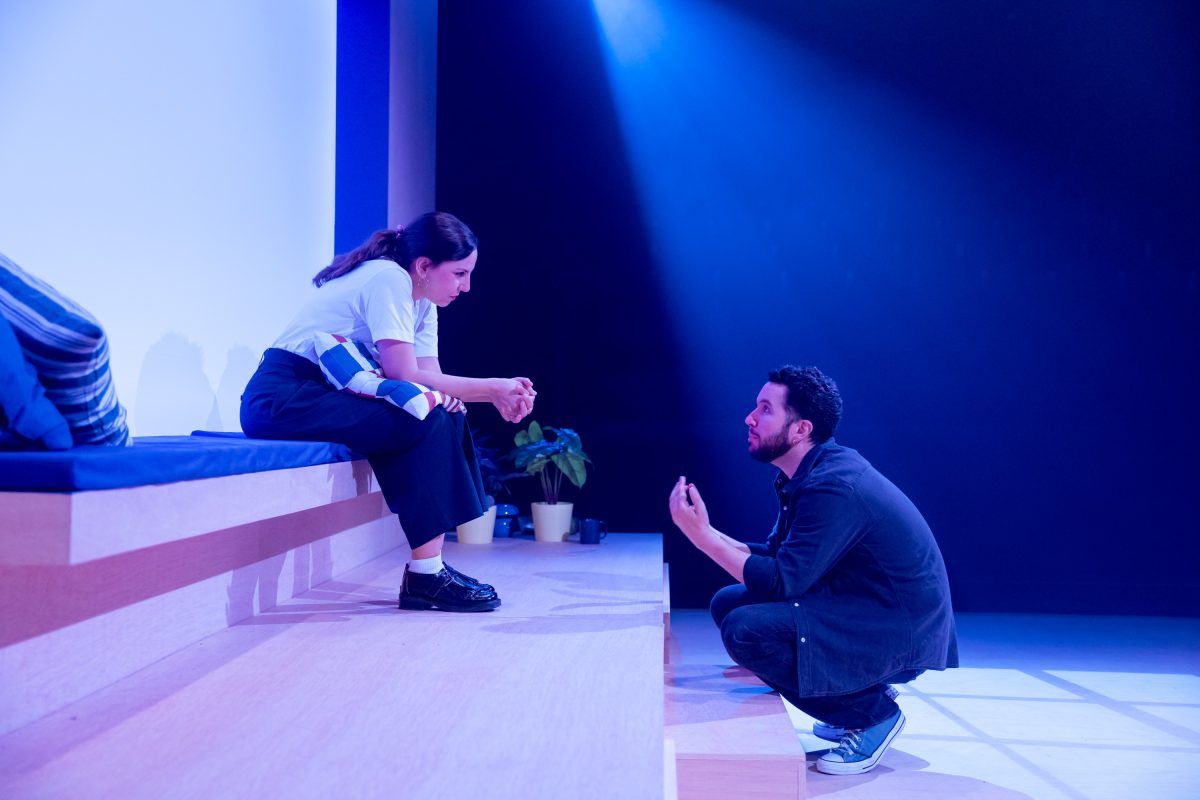 EspaiTexasBcn's tweet photo. Què fem amb els exs? Odiar-los? Estimar-los? Oblidar-los?

DESPRÉS DE NOSALTRES és la història de la Lena i l'Adrià, dos exs que volen continuar sent amics.

🔜  Un musical divertit i lluminós amb música en directe.
https://t.co/Y7GG2qYuEz https://t.co/lVPnJIg51a