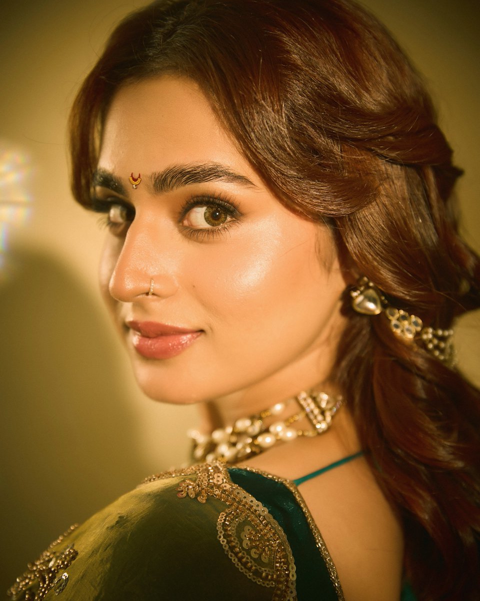 actresswoods's tweet photo. Ayesha Khan 💚✨️
#Ayesha #AyeshaKhan https://t.co/uyz2o9HIKW