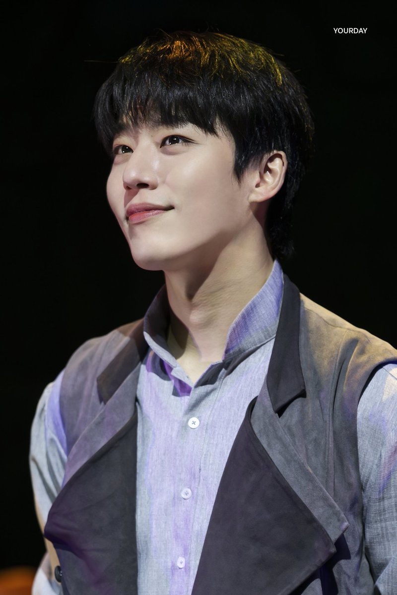 t_d091623's tweet photo. 아 진짜 이 커플 왜 이렇게까지 잘생겼지?
하나도 아니고 둘이 이렇게 잘생겼는데 어케 안 붙여
평생 붙여야지 서로의 퍼즐조각이자 톱니바퀴다 https://t.co/Md3kT9XMJn