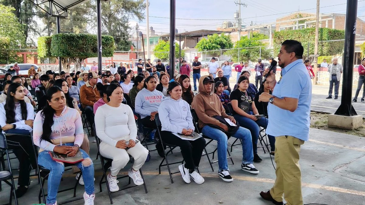 RobertoPantojaA's tweet photo. Este sábado continuamos con la entrega de Tarjetas de #Bienestar. Ahora a 284 nuevos becarios de @JovConFuturo de Álvaro Obregón, #Charo, Indaparapeo, #Cuitzeo, Huandacareo, #Tarímbaro y Copándaro, en #Michoacán 😎🫰 https://t.co/n35lXUKu5v