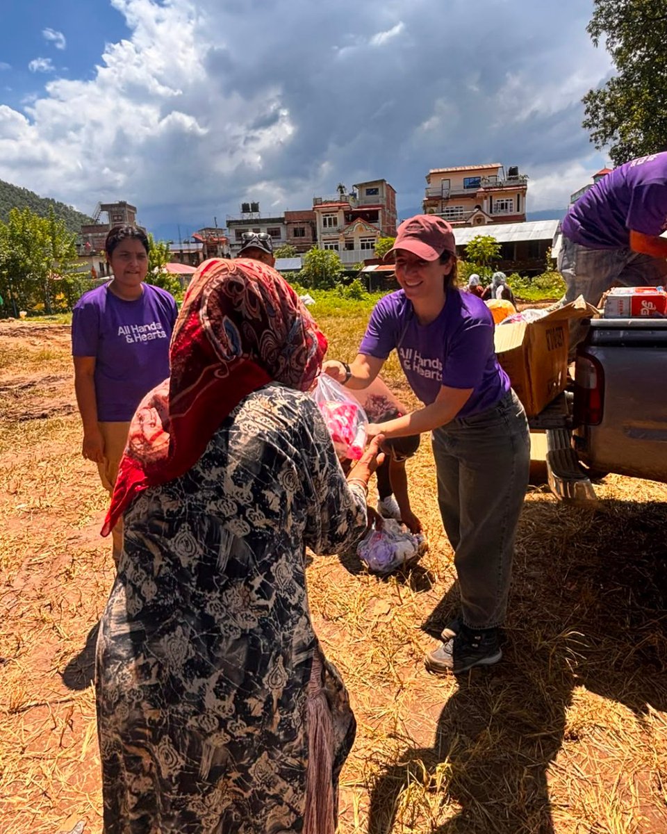 AllHandsHearts's tweet photo. Today, we distributed dignity kits to all the women at Star Boarding School in Nepal. 💜 

These kits include essential hygiene and personal care items to help women and girls maintain their health and safety during this time of disaster and uncertainty. Support like this helps ensure their basic needs are met even amid ongoing hardship.