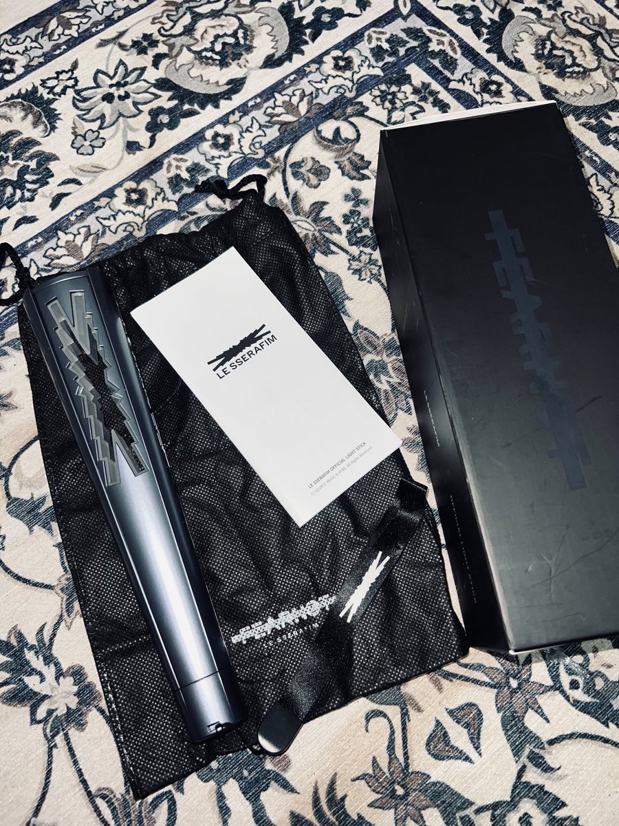zen110z's tweet photo. WTS LFB

Unsealed @le_sserafim Lightstick 

₱1,599 + lsf 

DM to order!📩

#LE_SSERAFIM
#르세라핌
#PUREFLOW_IN_MANILA chaewon sakura yunjin kazuha eunchae fearnot
#lesserafim #kpop #lightstick #sakura #chaewon #yujin #eunchae #kazuha #kpopmerch #merch #kpopselling https://t.co/kLmPWsfji4