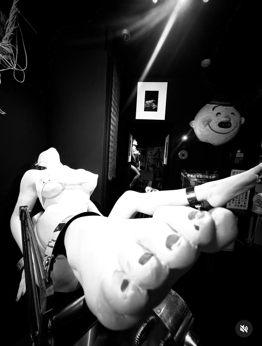 c5xzbl's tweet photo. 아마미가 즐겨찾는 로드ㅅㅇㄷ뮤지엄 내부 모습 좀 봐… 니콜라스는 이런 여자친구를 좋못사한다는 거지? ㅠ https://t.co/k4fyYOA9xT