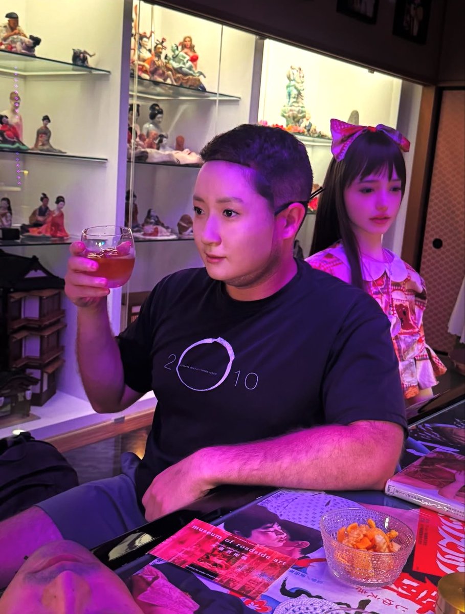 c5xzbl's tweet photo. 아마미가 즐겨찾는 로드ㅅㅇㄷ뮤지엄 내부 모습 좀 봐… 니콜라스는 이런 여자친구를 좋못사한다는 거지? ㅠ https://t.co/k4fyYOA9xT