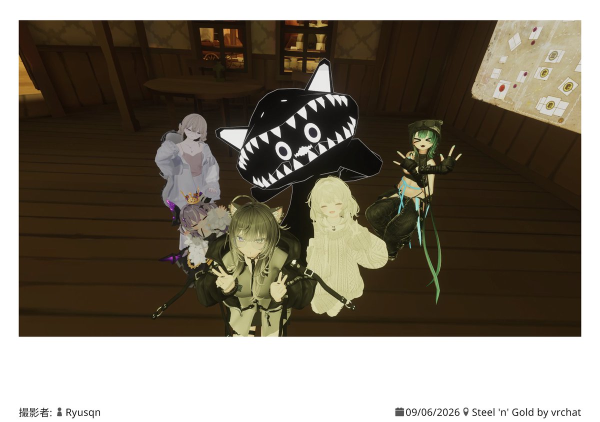 handoaVRChat's tweet photo. VRChatを始めて1ヶ月。
今日はゲームワールドを巡りながら、ご一緒した方々と記念の一枚。
まだ知らない世界がいっぱいで、毎日がすごく楽しいです。
これから少しずつ、VRCの記録を残していこうと思います。
#VRChat
#VRChat初心者 https://t.co/kjXcEBoEao