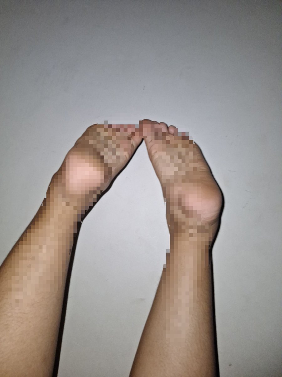 luna_alt4's tweet photo. Here is my paypal daddy 🫣

@LalaLuna298

#feetfetısh #daddyfeet https://t.co/vaomHhhSpQ