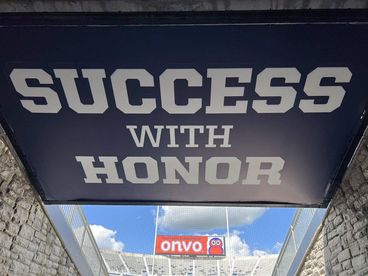 audsnyder4's tweet photo. Gone is the massive 1-0 banner and in place of it….. https://t.co/3Kix6zj5yt