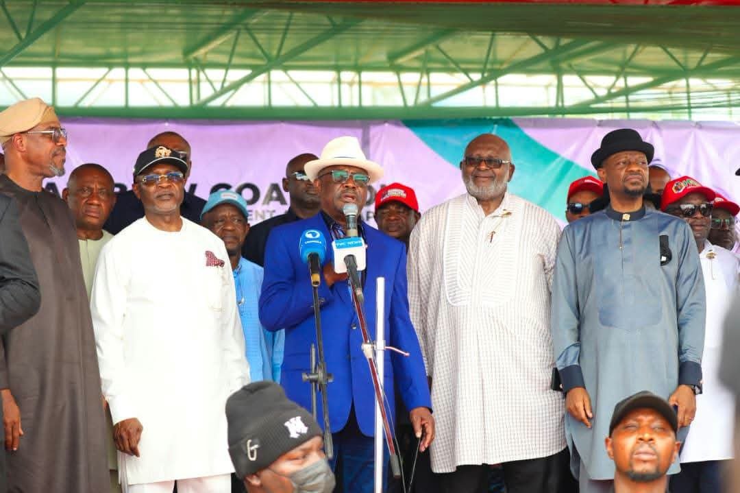 possible1001's tweet photo. Civic Reception for the FCT Minister, @GovWike , by Ikwerre LG, held in Omagwa Ward 9 of Ikwerre LGA, Rivers State today
#Wike
#ICanDo
#OKisOKAY
#MayorCouncillor https://t.co/36qqUrwMzn