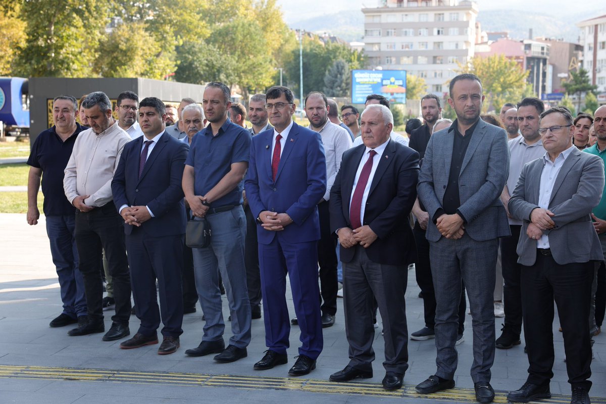 hsm_ertekin's tweet photo. Belediyemiz hizmet filosuna eklenen yeni araçlarımız teslim alındı memleketimize hayırlı olsun . https://t.co/Bju0M3U0Ei