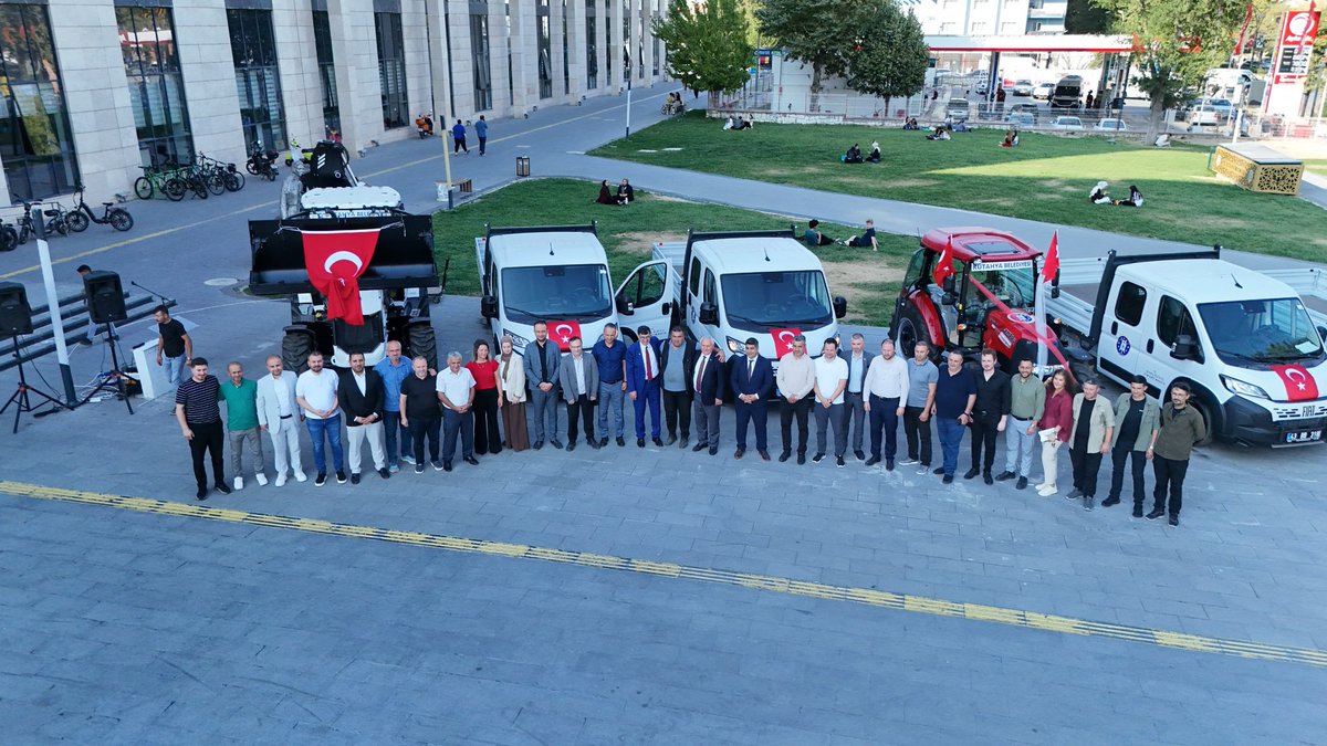 hsm_ertekin's tweet photo. Belediyemiz hizmet filosuna eklenen yeni araçlarımız teslim alındı memleketimize hayırlı olsun . https://t.co/Bju0M3U0Ei