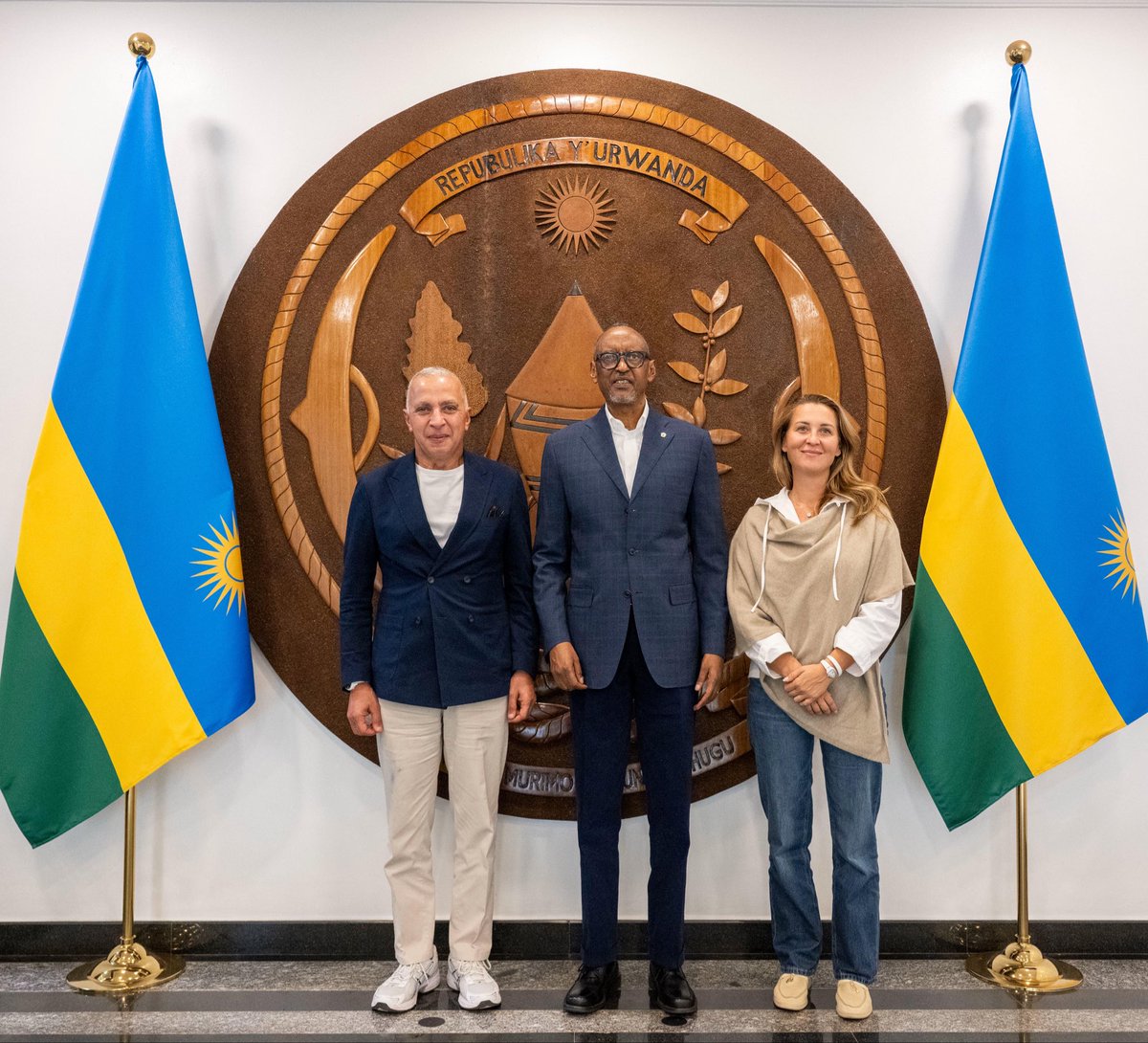 UrugwiroVillage's tweet photo. Today at Urugwiro Village, President Kagame received Ahmed Sadek Elsewedy, Chairman of Elsewedy Electric, and his wife Anita Dravec; Miguel Ángel Gil Marín, CEO and majority shareholder of Atlético Madrid @Atleti ; Francesco Calvo, President of Business Operations at @AstonVilla ; and Olivier Granet, Managing Partner and co-CEO of Kasada Capital, and his wife Quitterie Granet, who were among the namers at yesterday’s 21st #KwitaIzina gorilla naming ceremony.