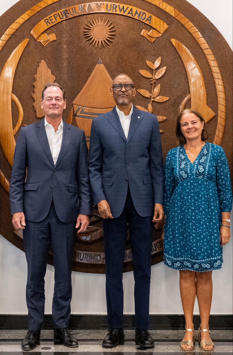UrugwiroVillage's tweet photo. Today at Urugwiro Village, President Kagame received Ahmed Sadek Elsewedy, Chairman of Elsewedy Electric, and his wife Anita Dravec; Miguel Ángel Gil Marín, CEO and majority shareholder of Atlético Madrid @Atleti ; Francesco Calvo, President of Business Operations at @AstonVilla ; and Olivier Granet, Managing Partner and co-CEO of Kasada Capital, and his wife Quitterie Granet, who were among the namers at yesterday’s 21st #KwitaIzina gorilla naming ceremony.