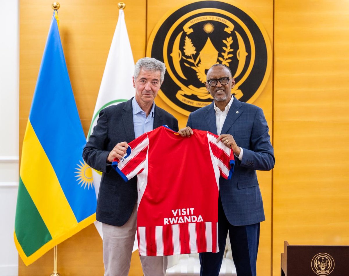 UrugwiroVillage's tweet photo. Today at Urugwiro Village, President Kagame received Ahmed Sadek Elsewedy, Chairman of Elsewedy Electric, and his wife Anita Dravec; Miguel Ángel Gil Marín, CEO and majority shareholder of Atlético Madrid @Atleti ; Francesco Calvo, President of Business Operations at @AstonVilla ; and Olivier Granet, Managing Partner and co-CEO of Kasada Capital, and his wife Quitterie Granet, who were among the namers at yesterday’s 21st #KwitaIzina gorilla naming ceremony.
