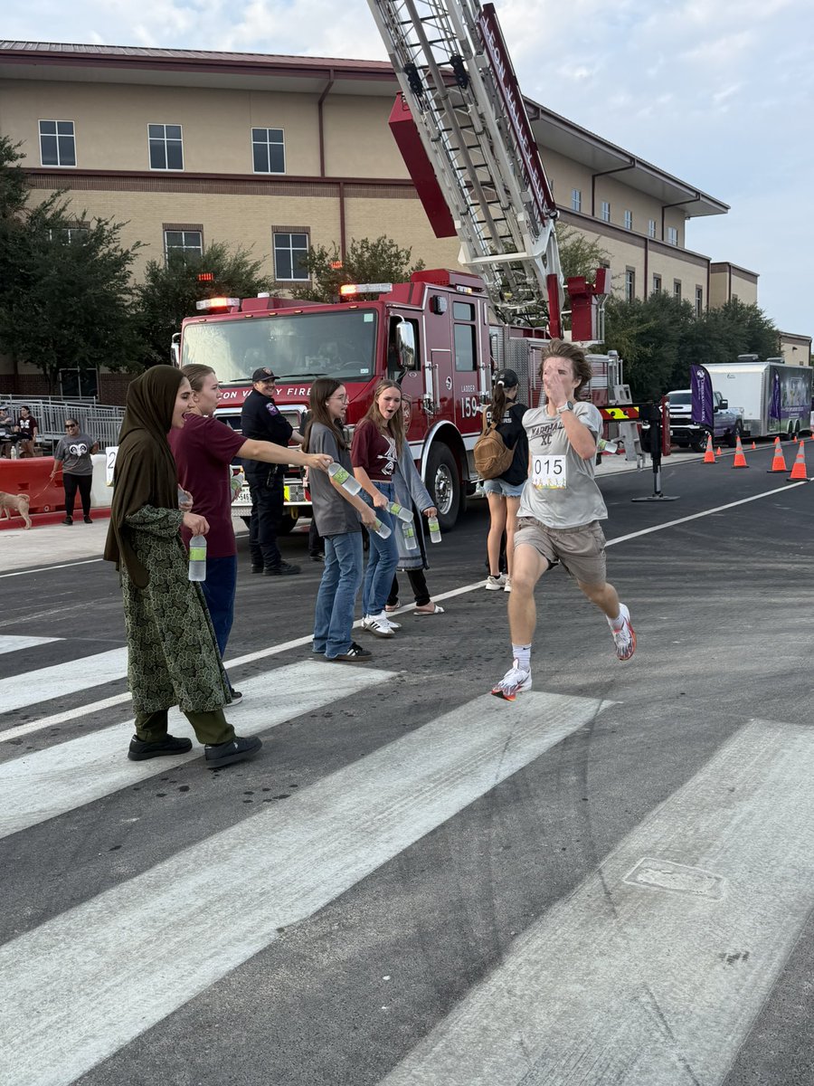 RamsGirlsTrack's tweet photo. The Freedom Fun Run & 5K is a favorite events of ours! We love celebrating Elisa, Remembering 9/11 & Honoring 1st responders. Thank you @NISDMarshall @NISDMarshallLMS & @cityleonvalley communities for helping to make this event a special one! πππΊπΈπ #RamFamily #WeRemember911 https://t.co/li58snomSW