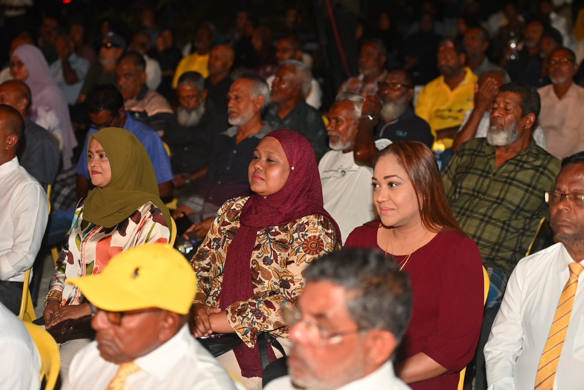 Kudathuthu's tweet photo. ފުދުންތެރި ދިވެހިރާއްޖެއަކަށް އެދޭ ރައްޔިތެއް ދިރިއުޅޭ ކުޅުދުއްފުށީ ސިޓީއިން އެދި ގޮވަނީ މުއިޒުގެ ވެރިކަން ބަދަލު ކުރަން. 

#zamaaneeraajje
#zamaanyraajje #fudhuntheriraajje #shahid2028 #MDP #KFC📍 https://t.co/SM7wWM85a0
