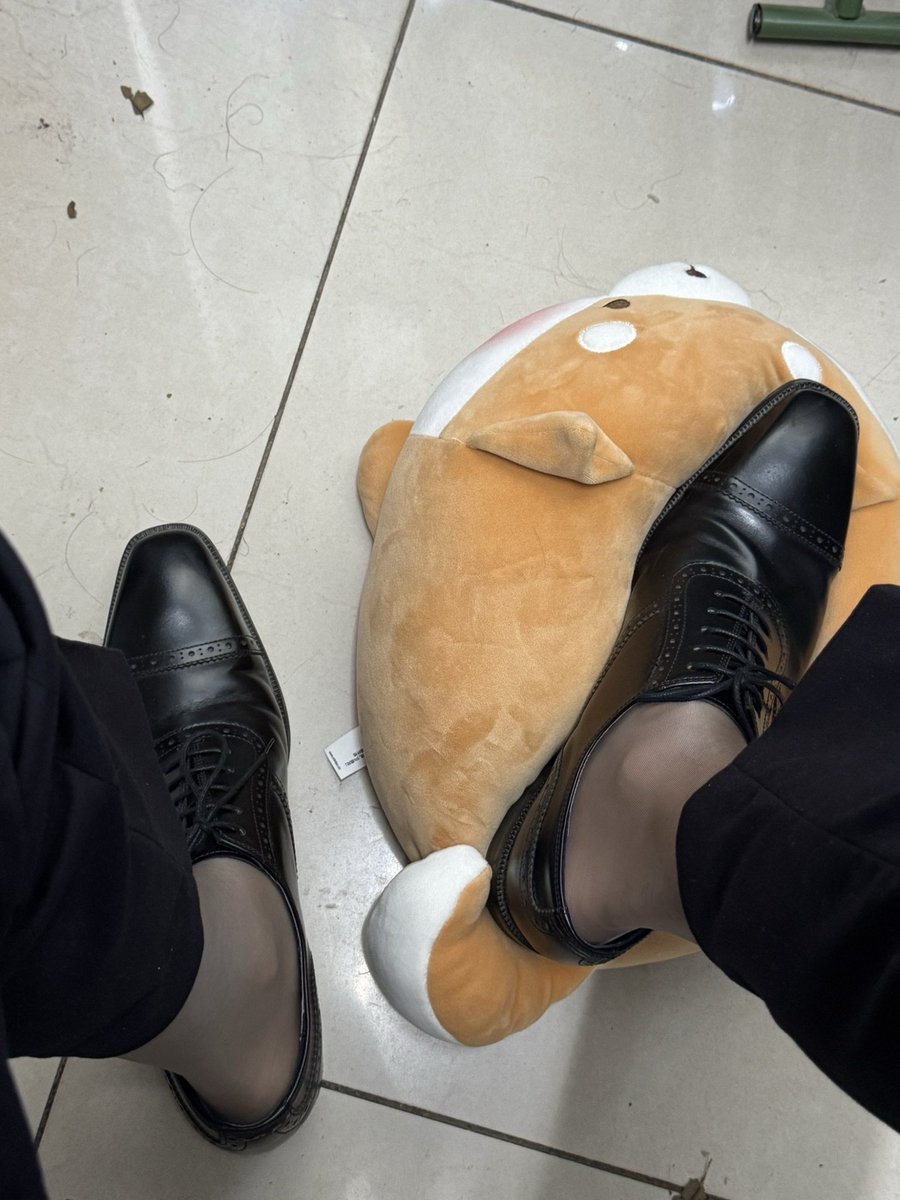 MiHotel_20's tweet photo. 猜猜是什么袜子👀 https://t.co/6uCKCDwEJP