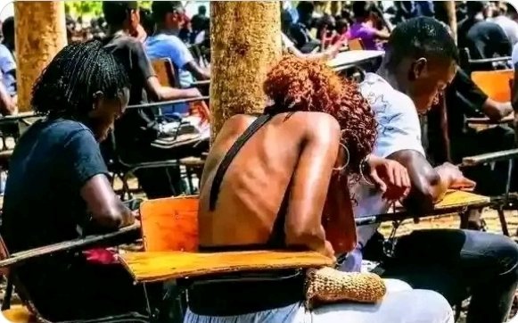 SMILEKEcj's tweet photo. Hata kama ni petite hii nayo zii😥huyu ukidara unakaa mtu anapanga kuni kwa meko jamani😥 https://t.co/SUKGissKwq