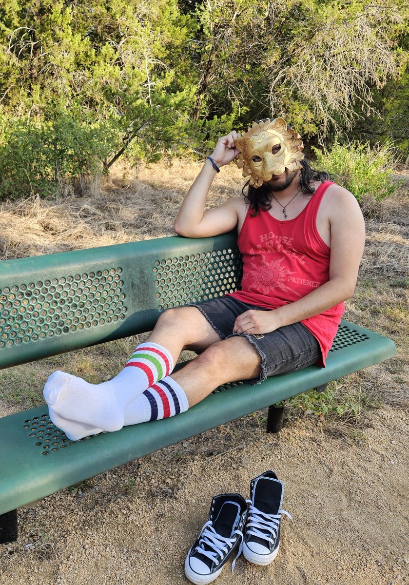 SolLionCub's tweet photo. I love these shoes and socks https://t.co/aExJt16adn