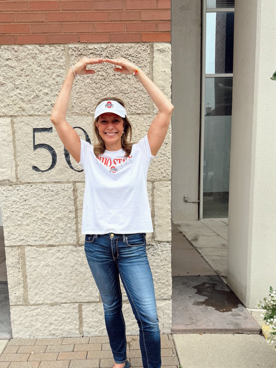 amyactonoh's tweet photo. Beautiful day to be a Buckeye! 

Happy first game of the season, Ohio! Let’s do this, @OhioStateFB 🌰 https://t.co/LxL6LdozTO