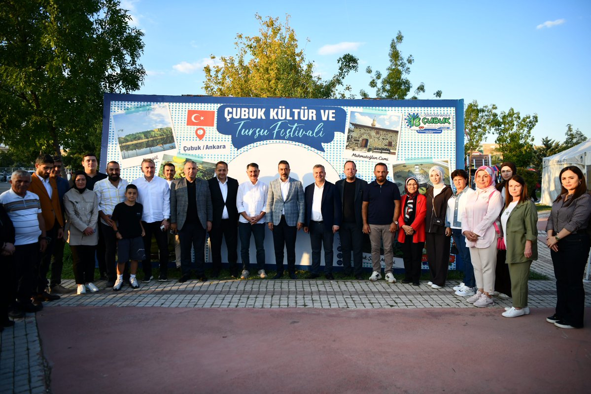 AkpartiAnkara's tweet photo. İl Başkanımız Sn. @hakanhanozcan, Çubuk Belediyemiz tarafından düzenlenen 18. Uluslararası Çubuk Kültür ve Turşu Festivali’nde hemşehrilerimizle bir araya geldi. https://t.co/HGlgIrjnCR