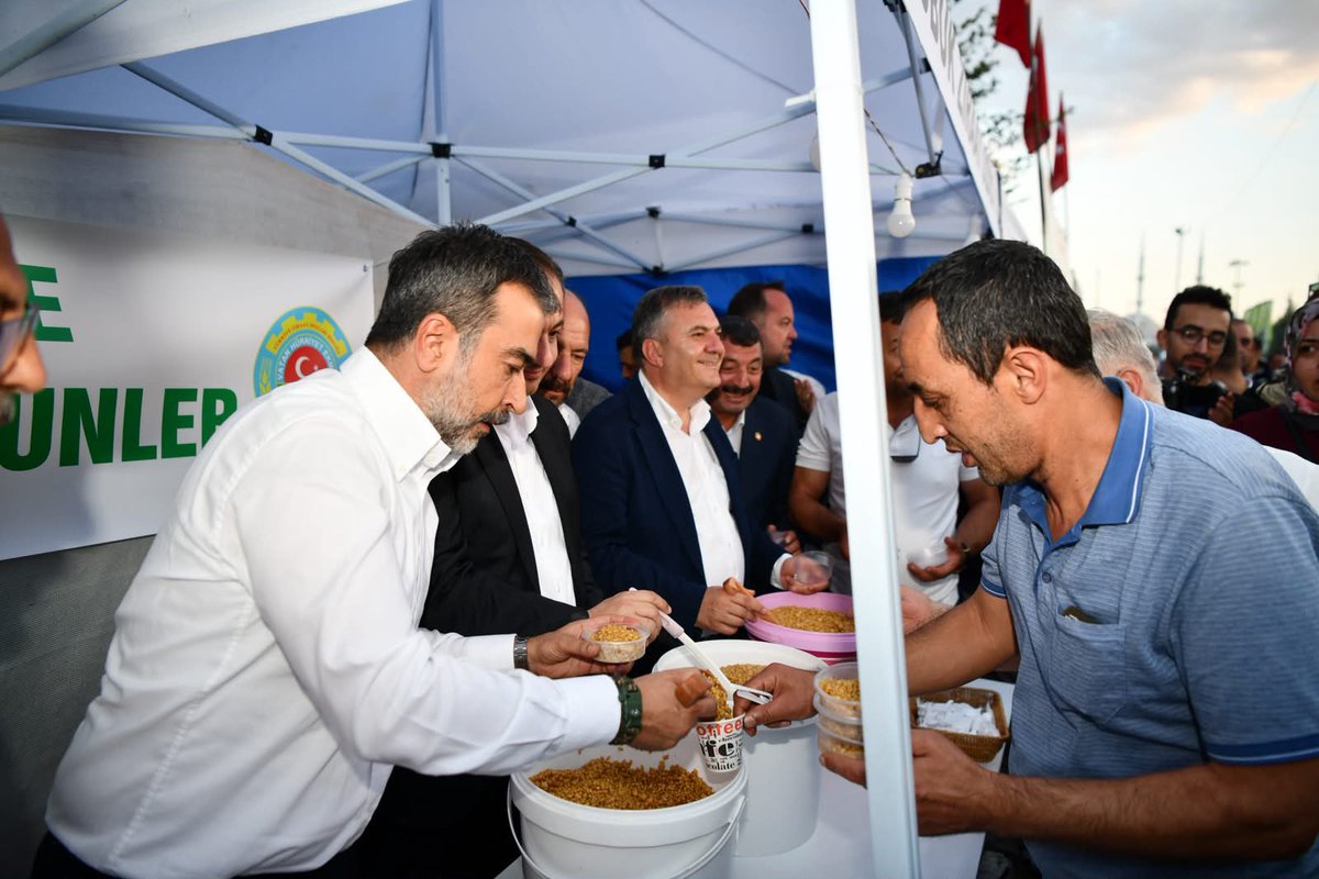 AkpartiAnkara's tweet photo. İl Başkanımız Sn. @hakanhanozcan, Çubuk Belediyemiz tarafından düzenlenen 18. Uluslararası Çubuk Kültür ve Turşu Festivali’nde hemşehrilerimizle bir araya geldi. https://t.co/HGlgIrjnCR