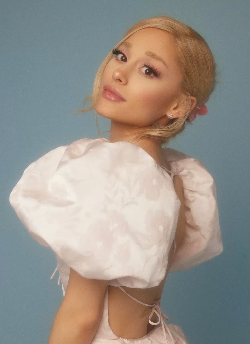 ariseternall's tweet photo. pretty girl ♡ https://t.co/nnVzoZPvzH