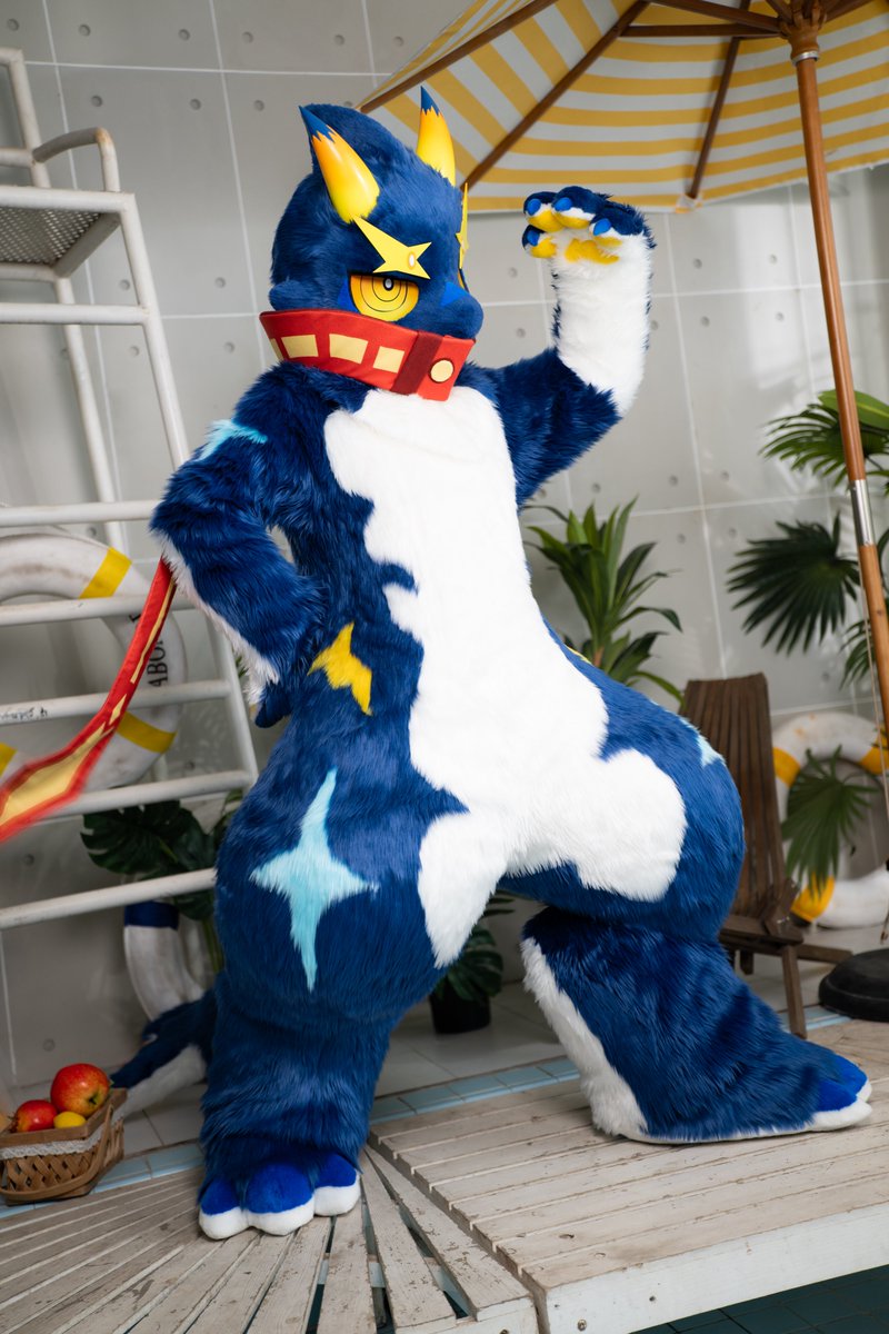 Horizon_fursuit's tweet photo. 우주에서 지구를 지키기 위해 찾아온 이 몸의 이름은 호라이즌!   
드디어 이 몸의 모습을 제대로 보여줄 수 있게 되었군!  

아직 모르는 것도 잔뜩 있지만 
지구의 모두들! 앞으로 잘 부탁한다고! https://t.co/mT5VBnlOUy