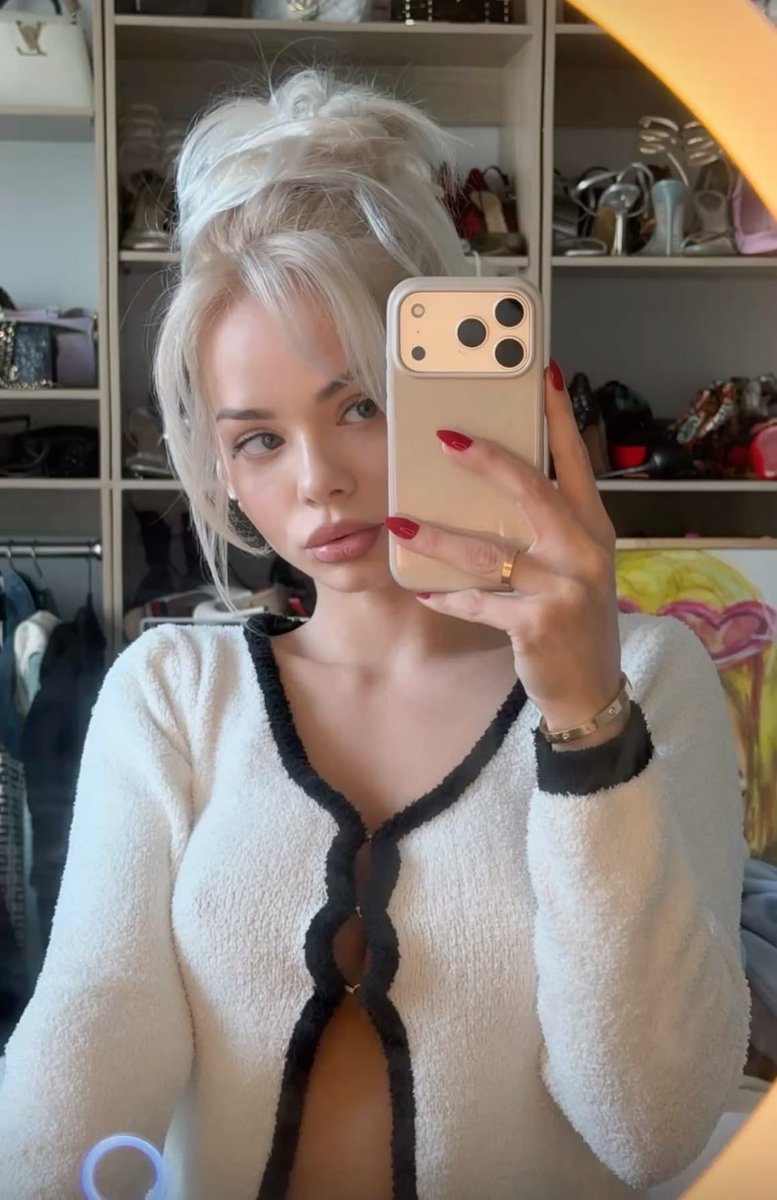ItsSkylarM02's tweet photo. Good morning 🌞let’s get the weekend started 👙…Say hi in the comments if you want to see more 💦💦💦
#silverdaddy #nsfwtwt https://t.co/nPek1ufWHP